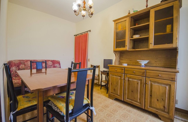 hOLIDAY hOME cANTERAN