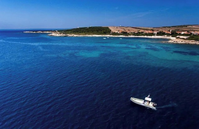 Holiday Home "Capo Mannu-Mandriola" with Sea View, Terrace & Wi-Fi