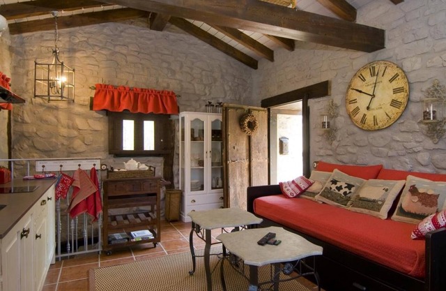 Holiday Home 'Casa Concejos' with Mountain View, Shared Pool and Wi-Fi
