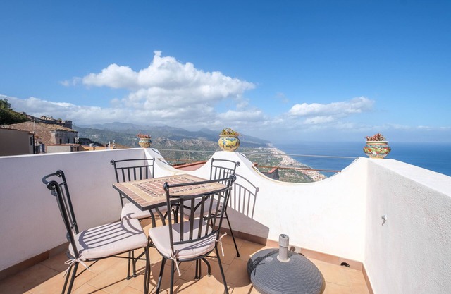 Holiday Home 'Casa Mark' with Sea View, Wi-Fi and Air Conditioning