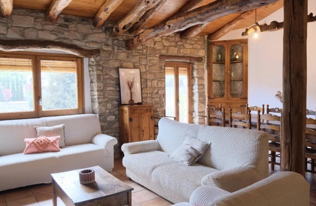 Holiday Home 'Casa Rural Cal Caminer' with Private Pool, Wi-Fi and Air Conditioning