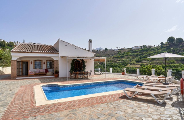 Holiday Home 'Cortijo Los Ángeles Morea' with Sea View, Wi-Fi and Air Conditioning