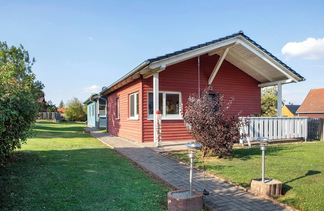 Holiday Home 'Ferienhaus Rot' with Private Terrace, Private Garden and Wi-Fi