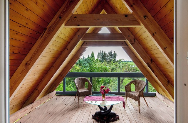 Holiday Home 'Ferienhaus Im Grünen' with Shared Terrace, Private Garden and Wi-Fi