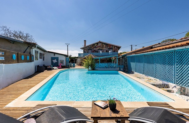 Holiday Home "Gîte Complet à la Maison Mosaïc" with Shared Pool & Wi-Fi