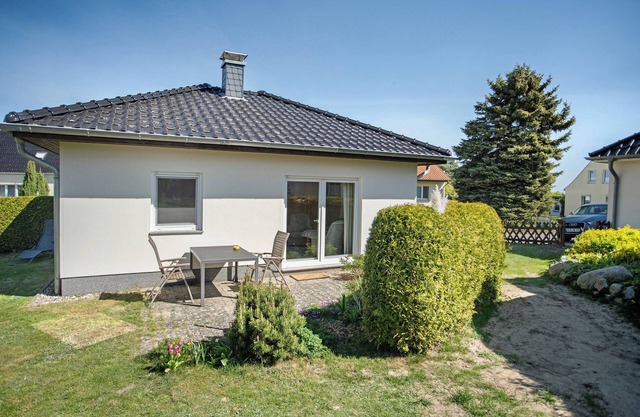 Holiday Home "Haus Janni" with Private Garden & Wi-Fi