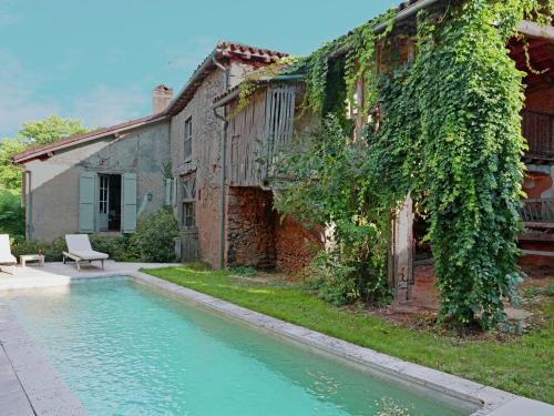 Holiday Home in Campagne with Pool and BBQ