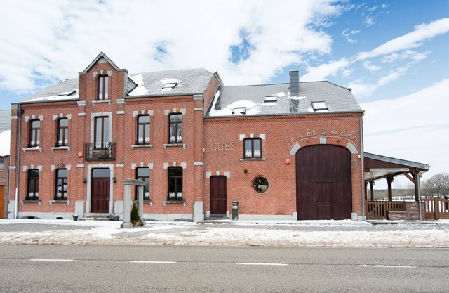 Holiday home in Cul-des-Sarts with garden