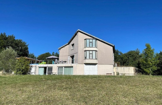 Holiday Home in Dordogne with Pool & Bubble Bath