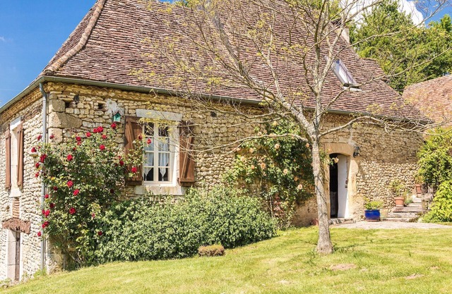 Holiday Home in Dordogne with Private Pool