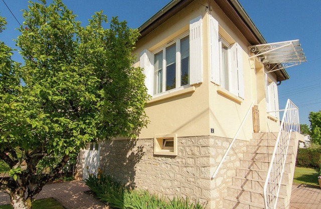 Holiday Home in Malemort with Private Garden