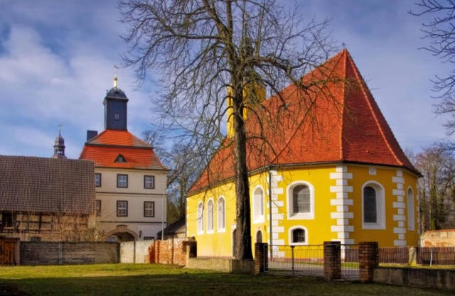 Holiday home in Ortrand with garden