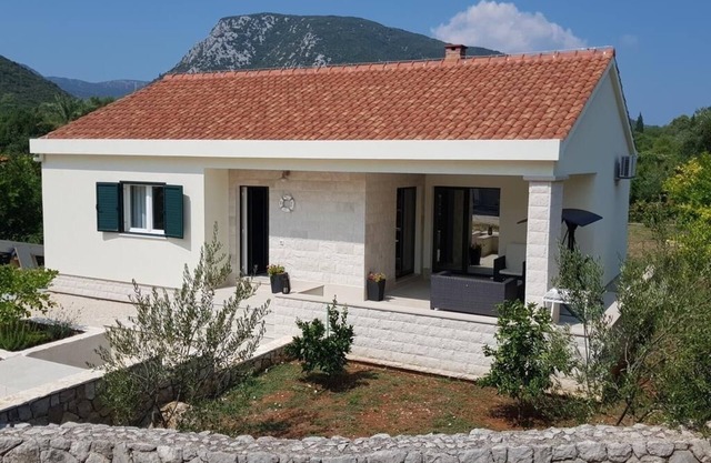 Holiday Home in Ston/Mali Ston with Terrace, Air condition, WIFI, Washing machine (4542-1)