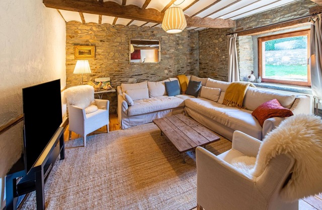 Holiday home in Vielsalm with bubble bath