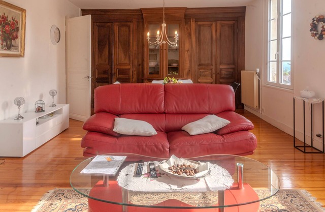 Holiday Home 'Les Hirondelles Archiac' with Private Terrace, Private Garden and Wi-Fi