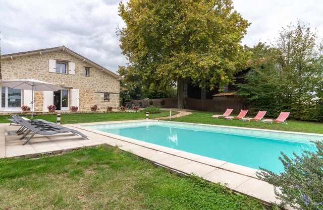 Holiday Home 'Lespiland 4étoiles T Et H Piscine' with Private Pool, Private Terrace and Wi-Fi
