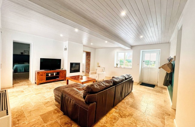 Holiday Home 'Maison Proche Sables D'Olonne 8p' with Private Terrace and Air Conditioning