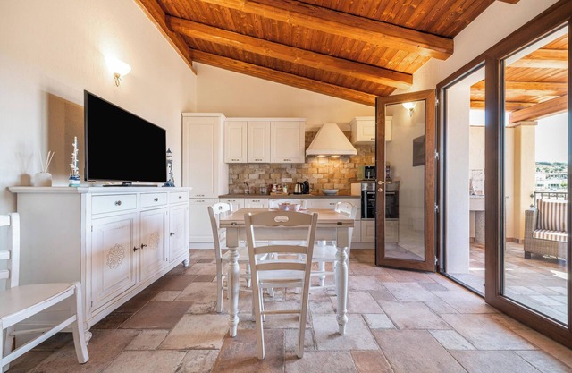 Holiday Home 'Mattia House' with Mountain View, Wi-Fi and Air Conditioning