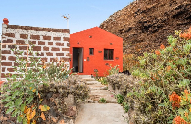 Holiday Home 'Montaña De Aguarijo' with Mountain View, Private Terrace and Wi-Fi