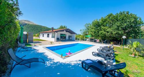 Holiday Home Nova Lux