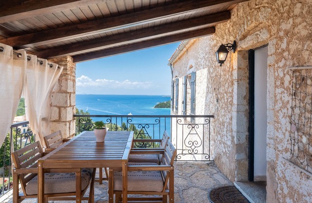 Holiday Home 'Old Manor House 2' with Sea View, Wi-Fi and Air Conditioning
