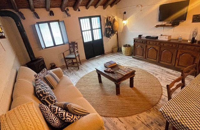 Holiday Home 'Paraiso Dos Avós' with Mountain View, Terrace & Wi-Fi