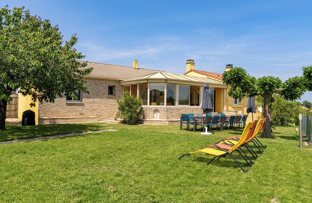 Holiday Home 'Refuge des Amis' with Private Garden and Wi-Fi