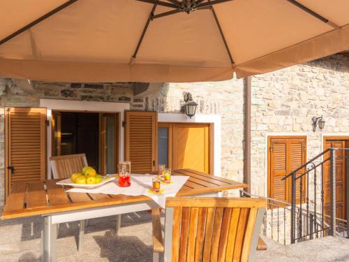 Holiday Home Rosa - VNA205 by Interhome