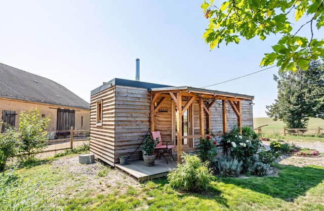 Holiday Home 'Tinyhaus Im Eselgarten' with Private Terrace, Private Garden and Wi-Fi