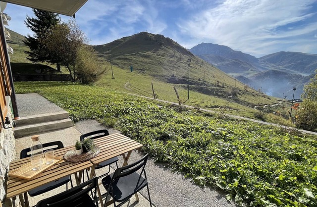 Holiday Home 'Tramonto Sulla Pista A Prato Nevoso' with Mountain View and Private Garden