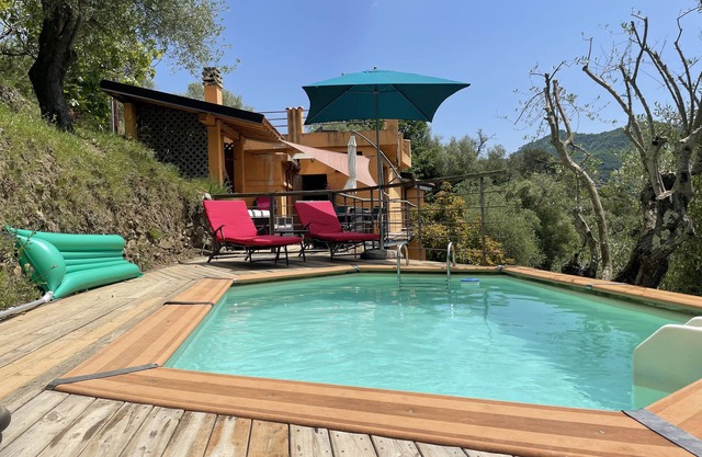 Holiday home (up to 8 pers) with pool in absolutely fabulous environment!