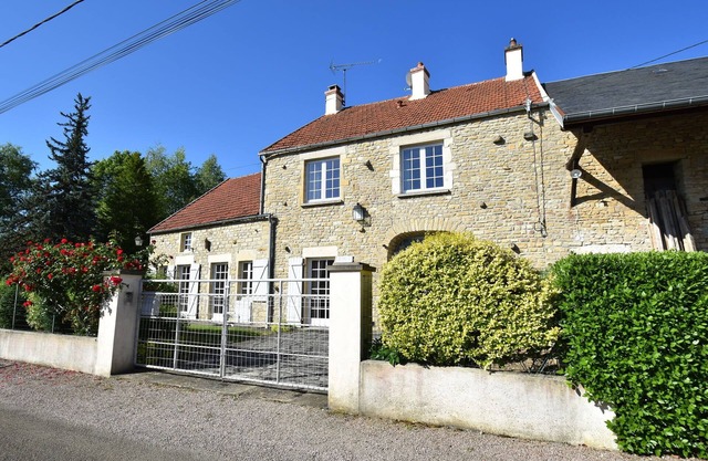 Holiday Home Vault-de-Lugny near Forest