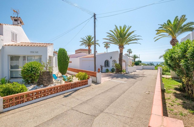 Holiday home Vistamar 4 with Sea View, Garden & Wi-Fi