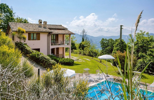 Holiday house Acqualagna for 1 - 16 persons with 6 bedrooms - Row house