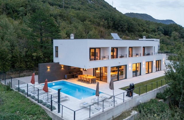 Holiday house Bakarac for 1 - 12 persons with 6 bedrooms - Holiday house