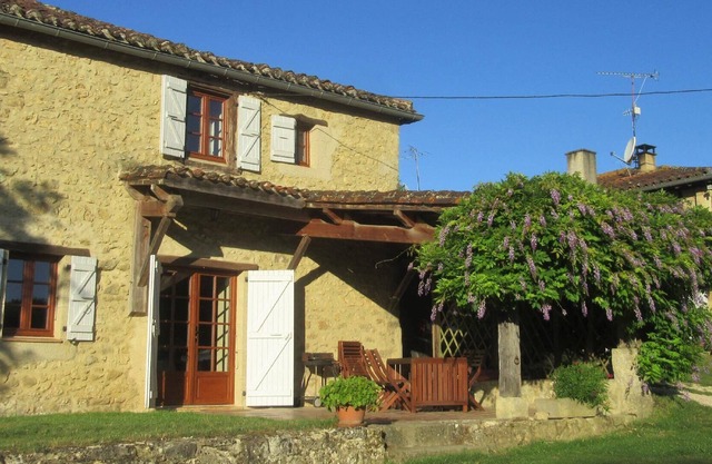 Holiday house Bazian for 1 - 5 persons with 2 bedrooms - Row house