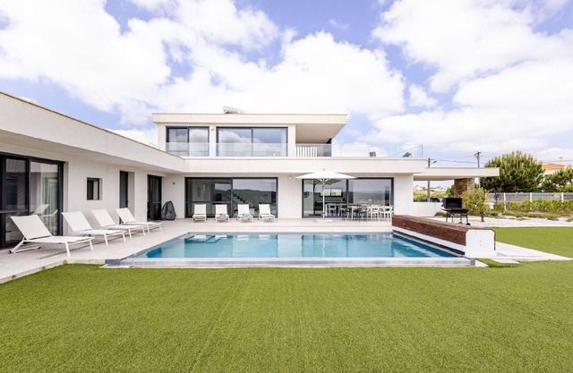 Holiday house Cadaval for 1 - 8 persons with 4 bedrooms - Holiday house