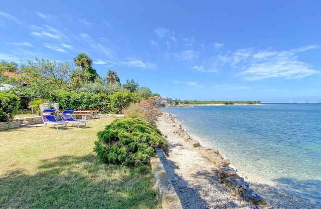Holiday house Dajla for 1 - 6 persons with 3 bedrooms - Holiday home