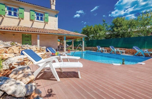 Holiday house Dobrinj for 1 - 9 persons with 3 bedrooms - Holiday house