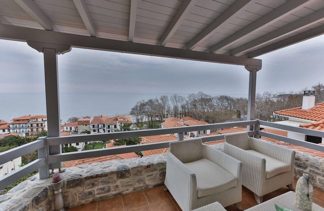 Holiday house Agios Ioannis for 1 - 8 persons with 4 bedrooms - Row house
