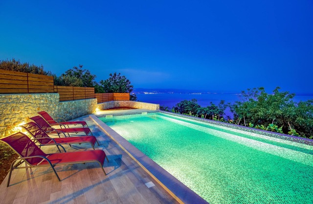 Holiday house with a swimming pool Obrš, Opatija (K-7835)