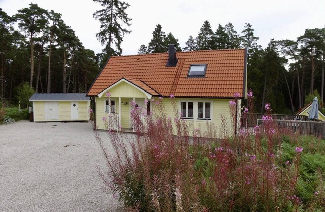 Holiday house Ljugarn for 1 - 4 persons with 3 bedrooms - Holiday home