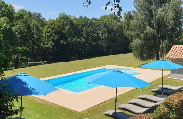 Holiday house Piégut Pluviers for 1 - 6 persons with 3 bedrooms - Twin house