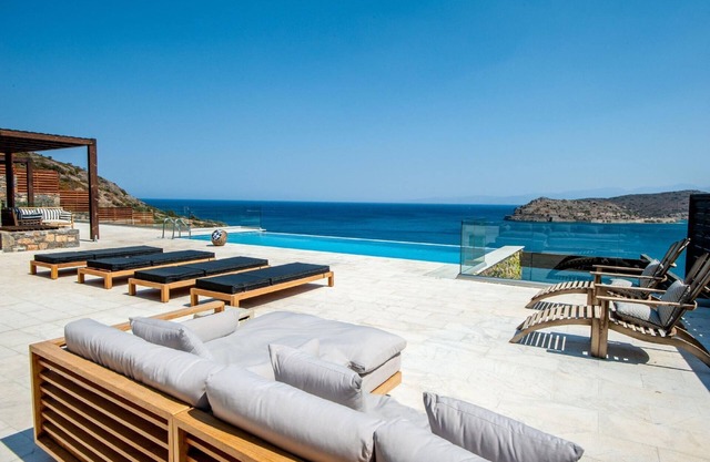 Holiday house Plaka for 1 - 12 persons with 6 bedrooms - Holiday house