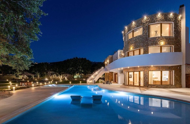 Holiday house Rodos for 1 - 12 persons with 6 bedrooms - Holiday house