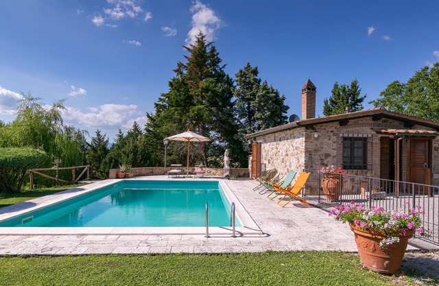 Holiday house with pool