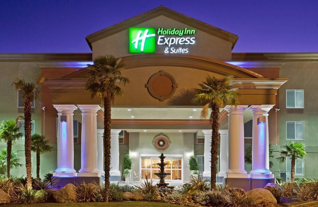 Holiday Inn Express and Suites Modesto by IHG