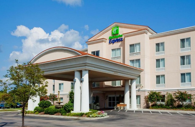 Holiday Inn Express Hotel & Suites - Concord by IHG