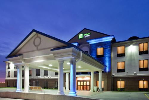 Holiday Inn Express Hotel & Suites McPherson by IHG