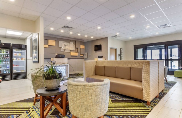 Holiday Inn Express Metropolis by IHG